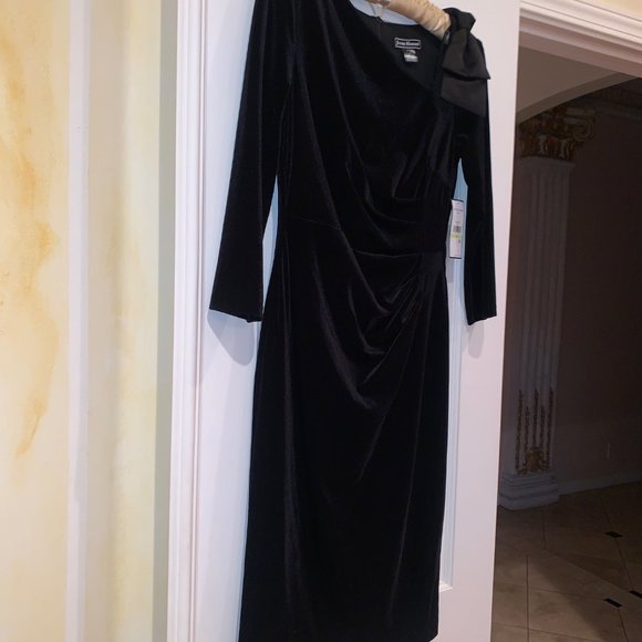 NWT - Jessica Howard Black Velvet dress with bow accent - Picture 2 of 12